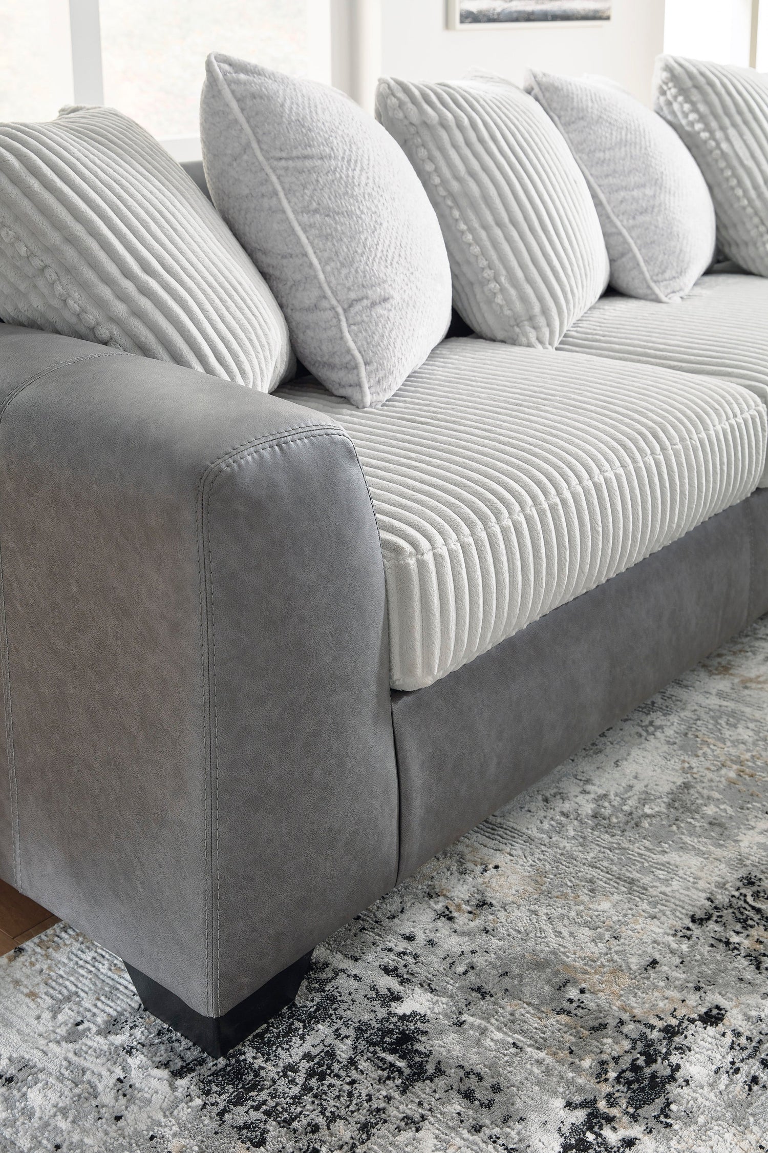 Ashley 31503 Clairette Court