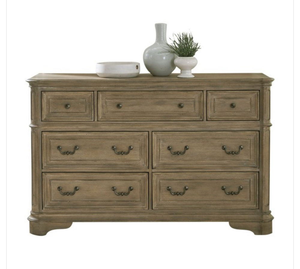 Magnolia Manor 5-PC  Antique Bedsroom Suite