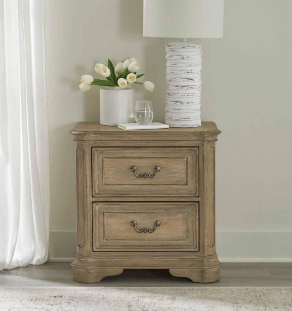 Magnolia Manor 5-PC  Antique Bedsroom Suite