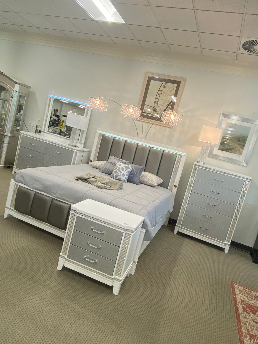 Ariane 5-PC Bedsroom Suite