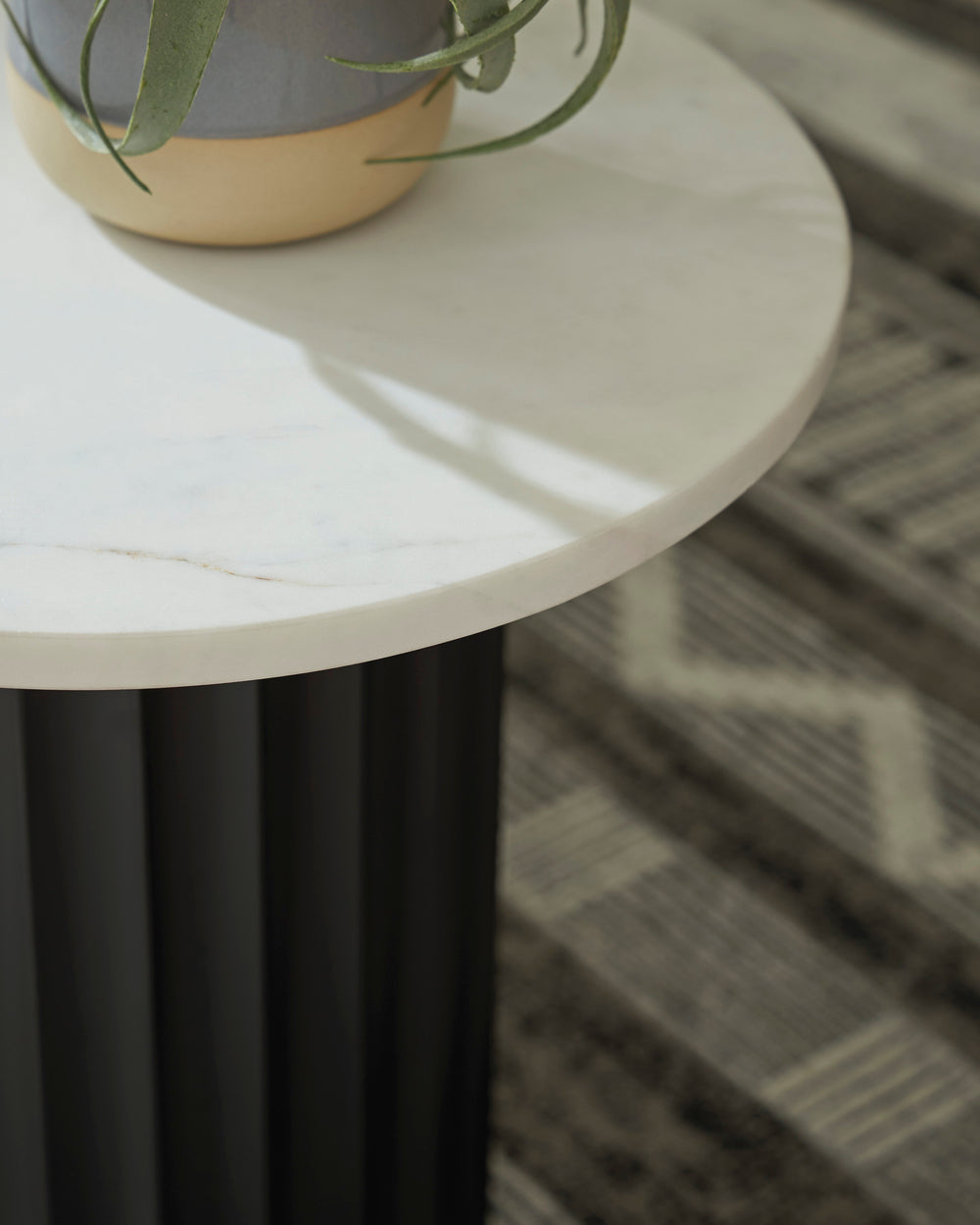 A4000724 - Accent Table **NEW ARRIVAL**