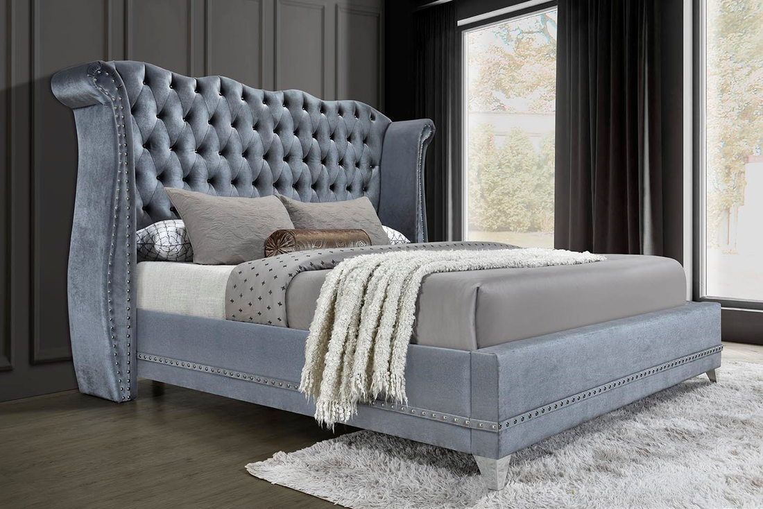 Luxor Velvet Tufted Platform Bed | Diamond Tufting & Crocodile Accent